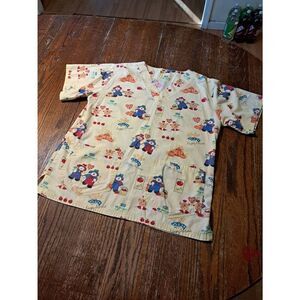 Medium UA Scrubs Happy Harvest Fall Short Sleeve VNeck Scrub Top Shirt Vet Nurse